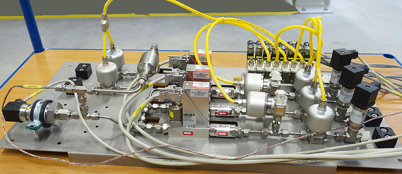 Gas dosing unit on transport trolley